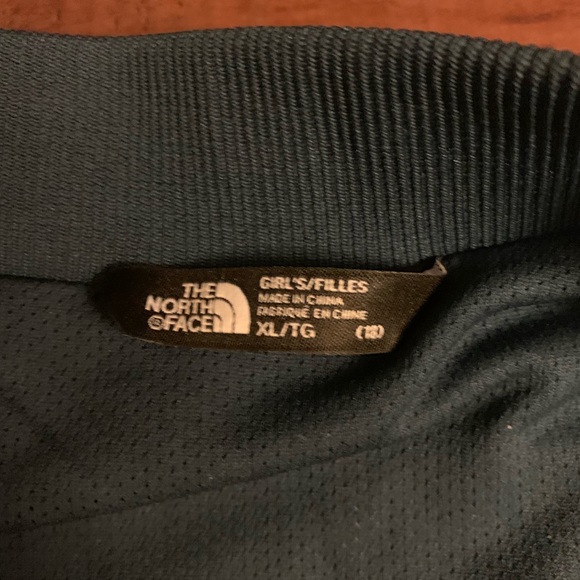 The North Face Girls Wind Bomber Jacket - Picture 5 of 6